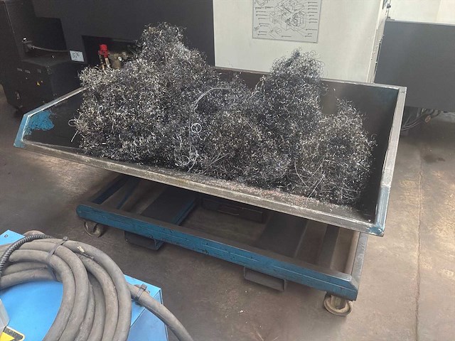 Afval kipcontainer - afbeelding 2 van  3