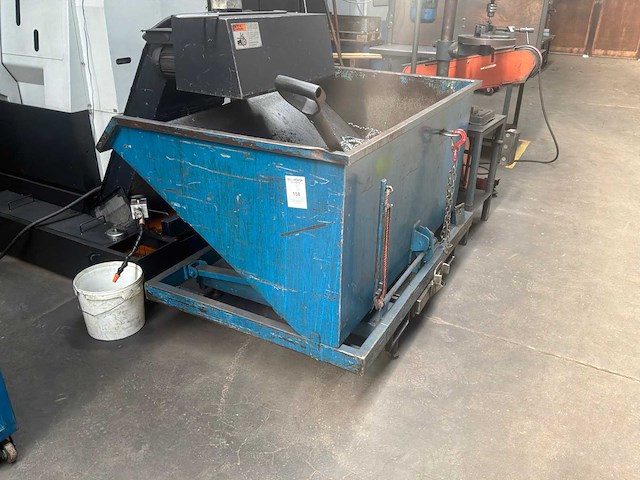 Afval kipcontainer - afbeelding 1 van  3