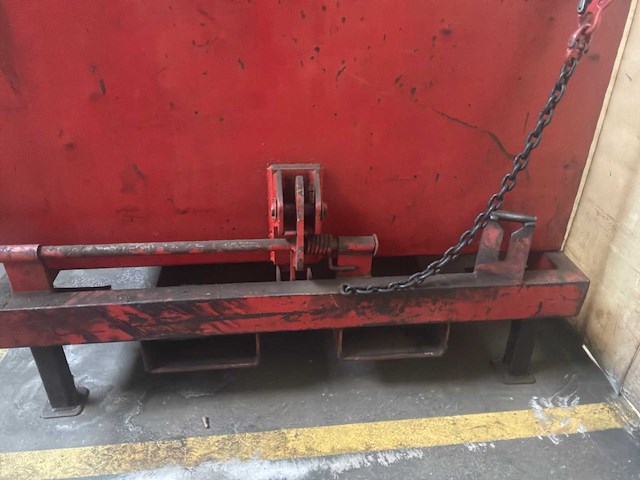 Afval kipcontainer - afbeelding 2 van  2
