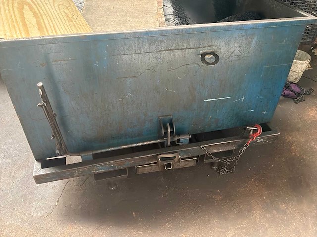 Afval kipcontainer - afbeelding 4 van  4
