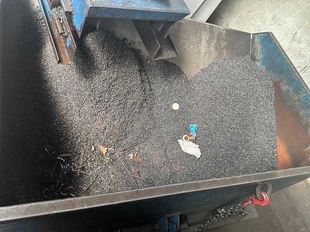 Afval kipcontainer - afbeelding 1 van  1