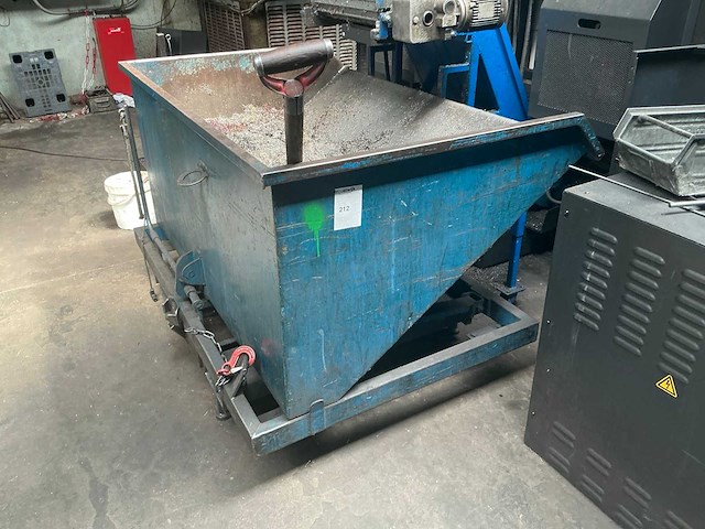 Afval kipcontainer - afbeelding 1 van  6
