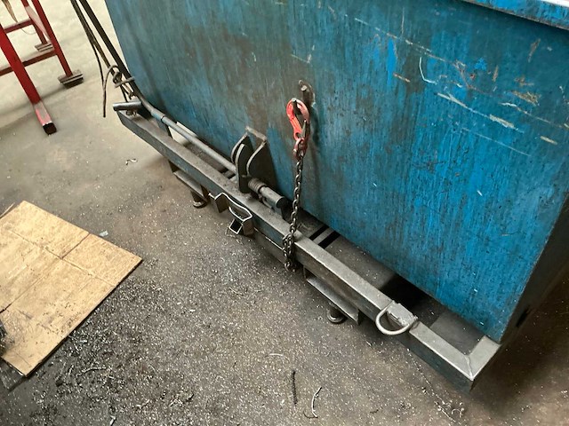 Afval kipcontainer - afbeelding 3 van  4