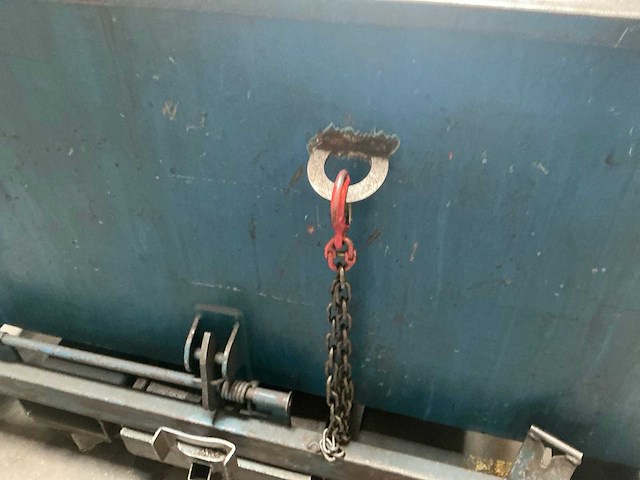 Afval kipcontainer - afbeelding 6 van  7