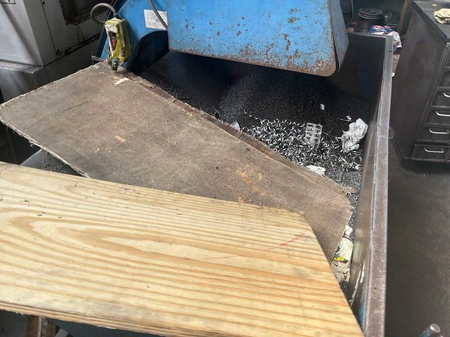 Afval kipcontainer - afbeelding 3 van  4