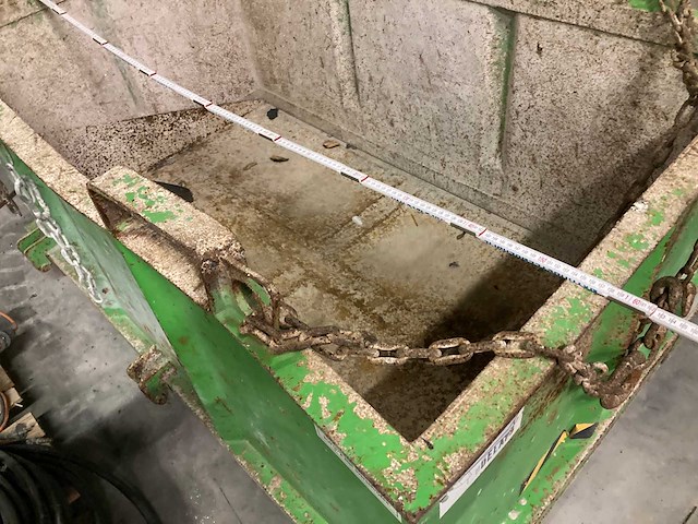 Afvalbak voor natuursteenresten - afbeelding 4 van  7