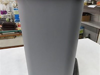 Afvalbakje - afbeelding 3 van  3