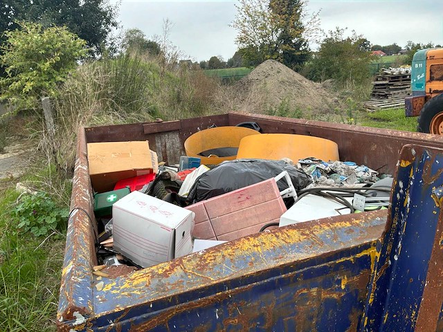 Afvalcontainer en diversen - afbeelding 3 van  13