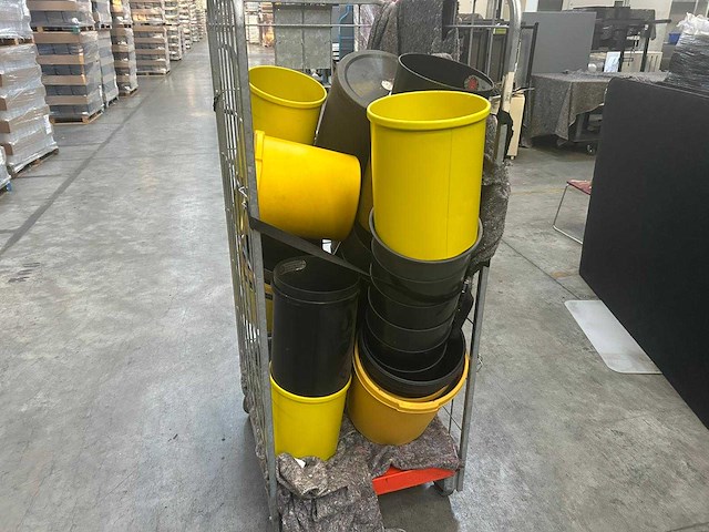 Afvalcontainer - afbeelding 2 van  17