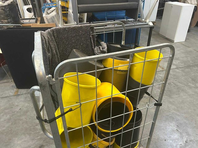 Afvalcontainer - afbeelding 5 van  17