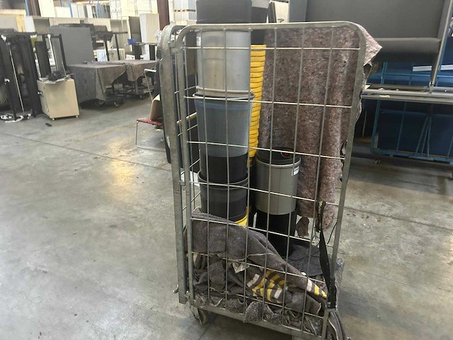 Afvalcontainer - afbeelding 8 van  17