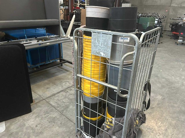 Afvalcontainer - afbeelding 9 van  17