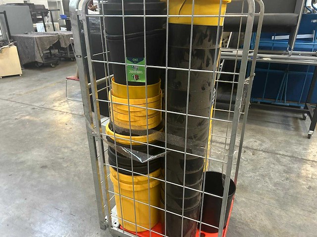 Afvalcontainer - afbeelding 13 van  17