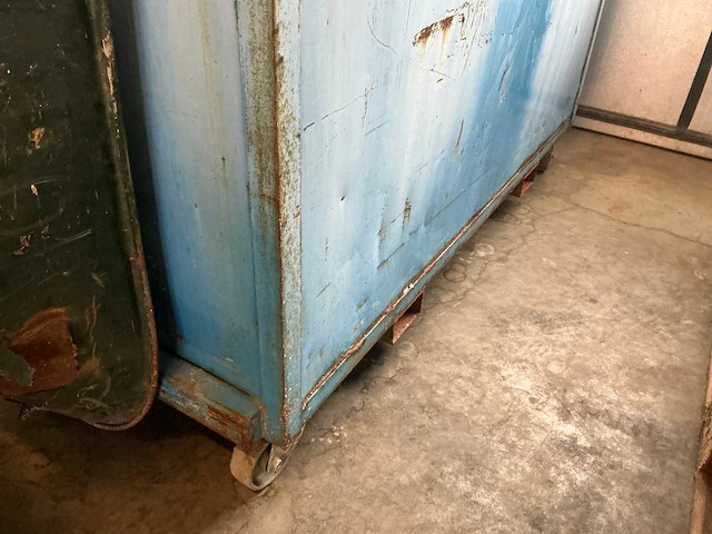 Afvalcontainer - afbeelding 4 van  4