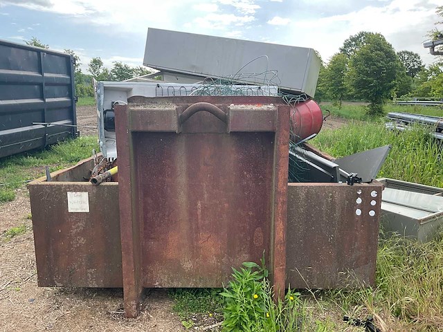 Afvalcontainer - afbeelding 2 van  8