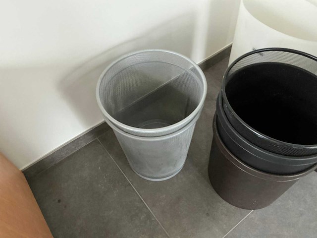 Afvalemmers & prullenbakken (11x) - afbeelding 2 van  5