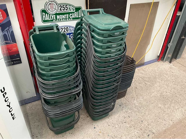 Afvalemmers - afbeelding 2 van  2