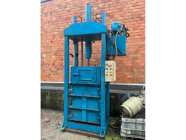 Afvalpers - afbeelding 1 van  8