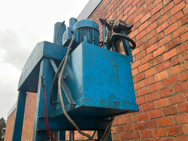 Afvalpers - afbeelding 4 van  8