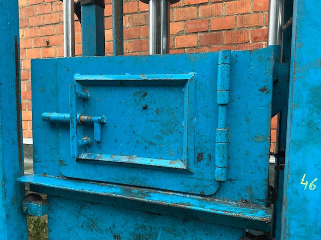 Afvalpers - afbeelding 5 van  8