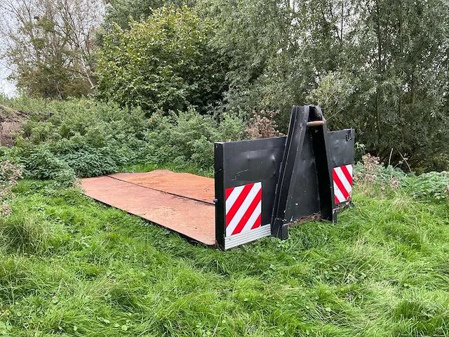 Afzet afvalcontainer - afbeelding 1 van  8