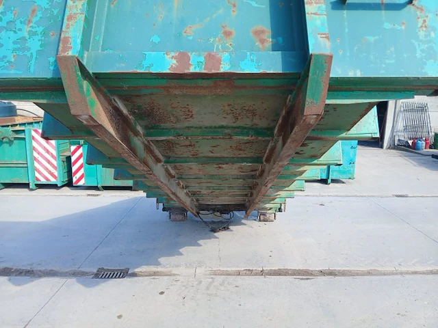 Afzetcontainer met hydraulische achterklep - afbeelding 3 van  20