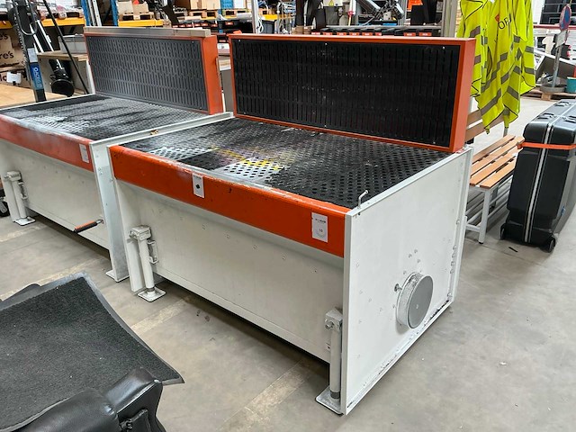 Afzuigwerktafel - afbeelding 1 van  9