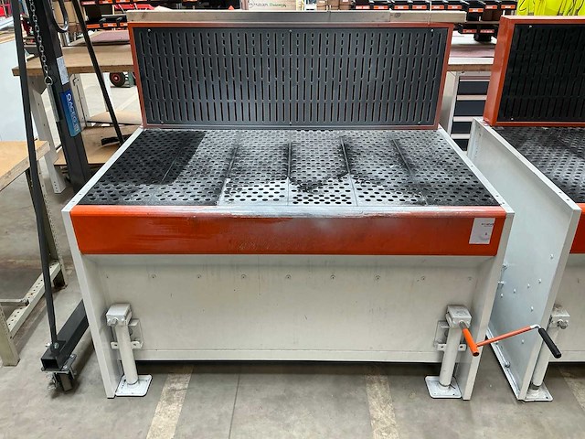Afzuigwerktafel - afbeelding 1 van  2