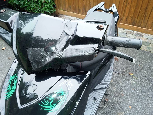 Agem - eagle - scooter - afbeelding 5 van  6