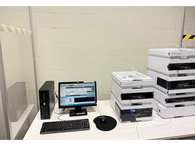 Agilent 1260 hplc-set - afbeelding 1 van  4
