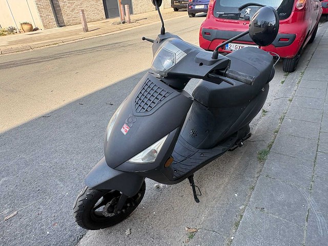 Agm - snorscooter - sp50 - scooter - afbeelding 3 van  10