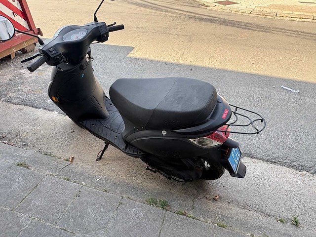 Agm - snorscooter - sp50 - scooter - afbeelding 10 van  10