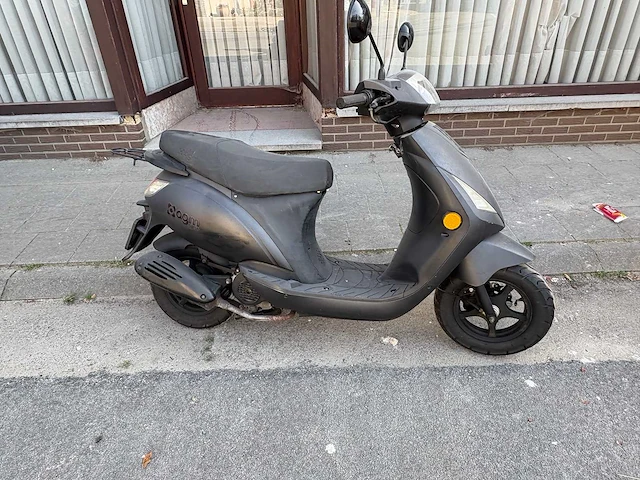 Agm - snorscooter - sp50 - scooter - afbeelding 5 van  10