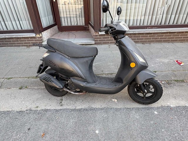 Agm - snorscooter - sp50 - scooter - afbeelding 4 van  9