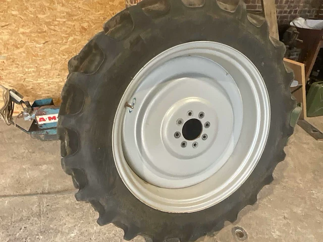 Agri max rt855 banden, wielen & velgen - afbeelding 1 van  10