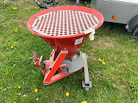 Agria zoutstrooier tuinbouwtrekker - afbeelding 1 van  5