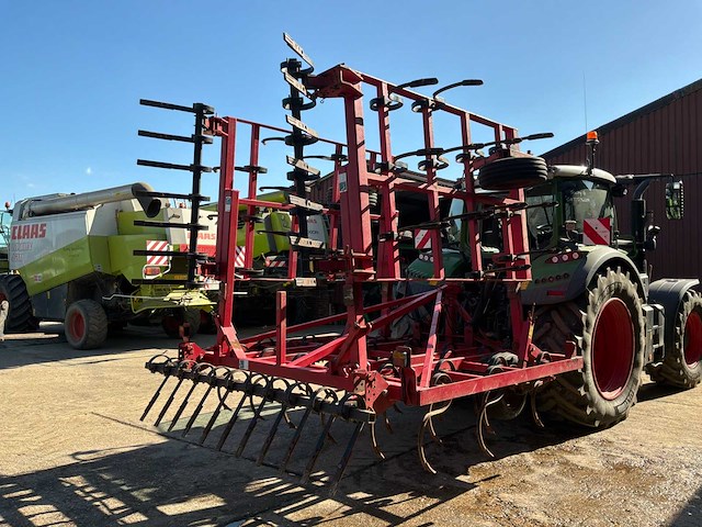 Agrignia vouwvibrator met harw-cultivator - afbeelding 3 van  10