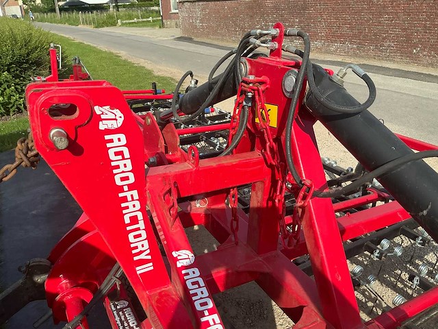 Agro-factory ii izak 9.0 hydraulisch opklapbare graslandeg met veertanden - afbeelding 11 van  25