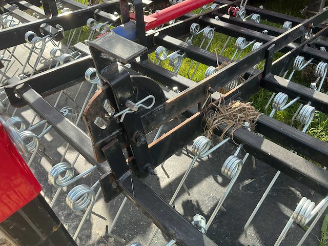 Agro-factory ii izak 9.0 hydraulisch opklapbare graslandeg met veertanden - afbeelding 2 van  6