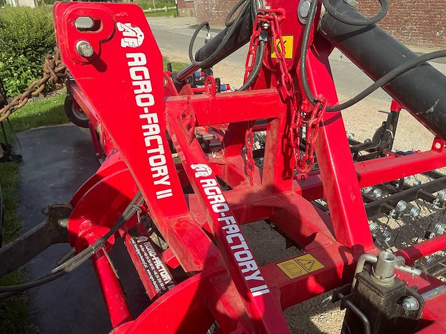 Agro-factory ii izak 9.0 hydraulisch opklapbare weidesleep met veertanden - afbeelding 17 van  25