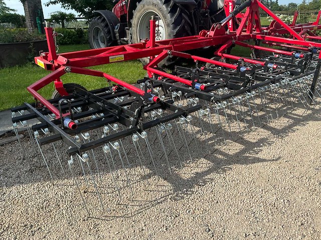 Agro-factory ii izak 9.0 hydraulisch opklapbare weidesleep met veertanden - afbeelding 24 van  25