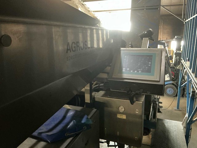 Agroselector optische aardappelsorteermachine met transportbanden en draagconstructie select w aardappel sorteermachine - afbeelding 4 van  21