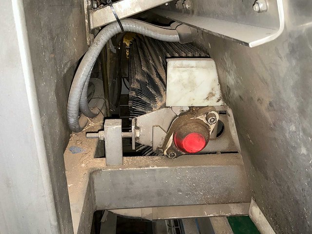Agroselector optische aardappelsorteermachine met transportbanden en draagconstructie select w aardappel sorteermachine - afbeelding 9 van  21