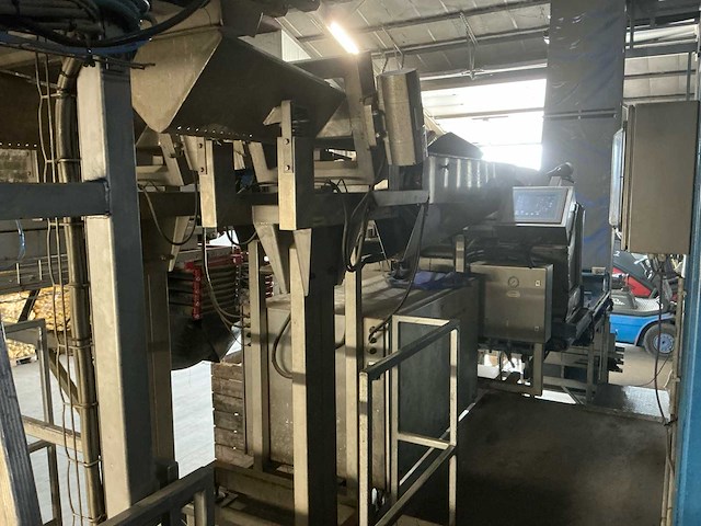 Agroselector optische aardappelsorteermachine met transportbanden en draagconstructie select w aardappel sorteermachine - afbeelding 16 van  17