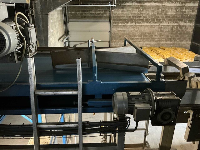 Agroselector optische aardappelsorteermachine met transportbanden en draagconstructie select w aardappel sorteermachine - afbeelding 17 van  17