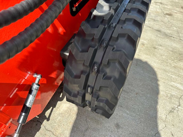 Agt - 2025 - lrt23 - rupslader met stronkenfrees - afbeelding 13 van  30