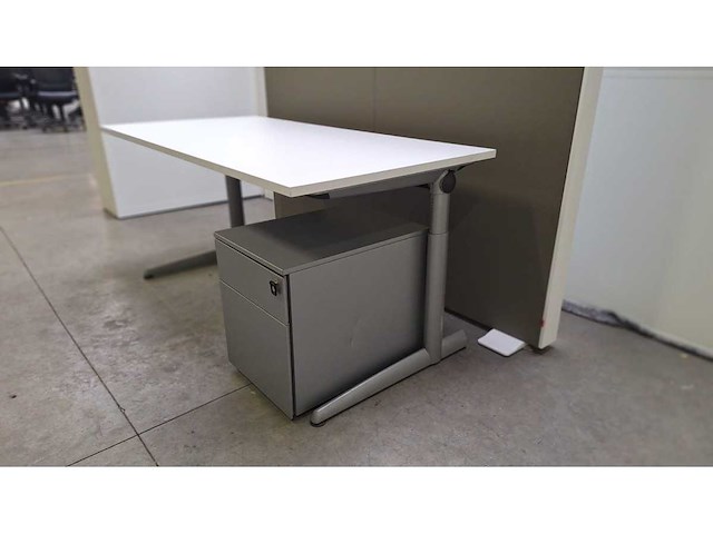 Ahrend - 500 - desk - afbeelding 9 van  11