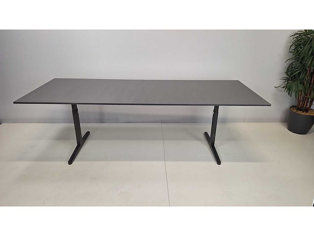 Ahrend - conference table - afbeelding 3 van  10