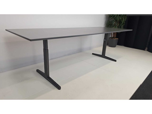 Ahrend - conference table - afbeelding 2 van  10