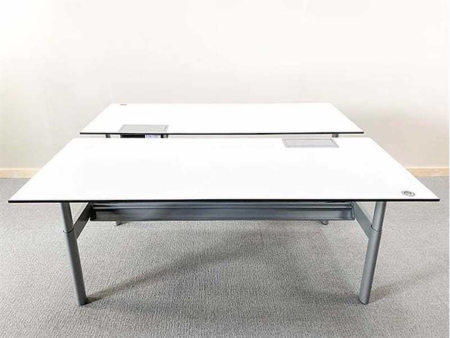Ahrend - duo electrisch verstelbaar workbench - bureaus (2x) - afbeelding 23 van  26